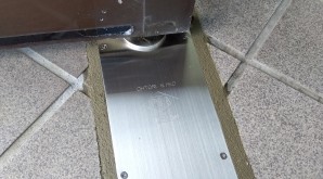 愛知県あま市　某様　フロアヒンジ取替工事