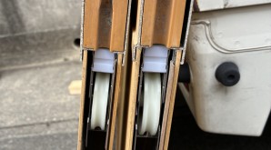 愛知県あま市　某様　玄関引戸戸車交換工事