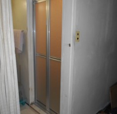愛知県清須市　Ｙ様　浴室２枚折れドア取付工事