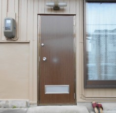 愛知県あま市　Ｋ様邸　勝手口ドアカバー工法工事