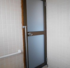 愛知県あま市　Ｓ様邸　浴室ドア取替工事