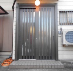 愛知県清須市　某様邸　リシェント玄関引戸２取付工事