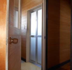 愛知県あま市　A様邸　浴室２枚折れドアカバー工法工事