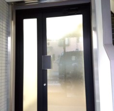 愛知県名古屋市　某様　フロント丁番ドア取付工事
