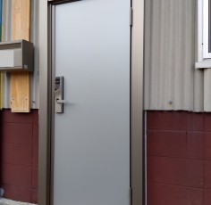 愛知県あま市　某様　リシェントアパートドア取付工事