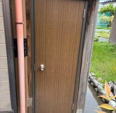 愛知県あま市　某様　ロンカラーフラッシュドア取付工事