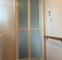 愛知県あま市　某様　浴室２枚折れドアカバー工法工事
