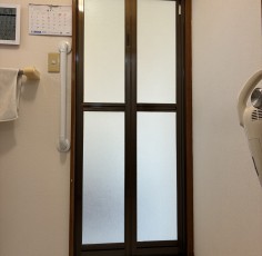 愛知県名古屋市　某様　浴室２枚折れドアカバー工法工事