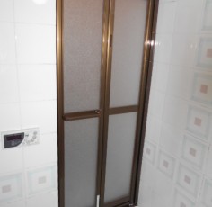 愛知県名古屋市　Ｎ様　Ｍ様邸　浴室２枚折れドアカバー工法工事