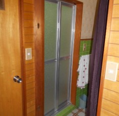 愛知県あま市　Ｉ様　浴室２枚折れドアカバー工法工事