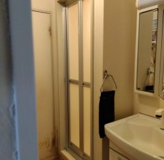 愛知県小牧市　某様　浴室２枚折れドアカバー工法工事